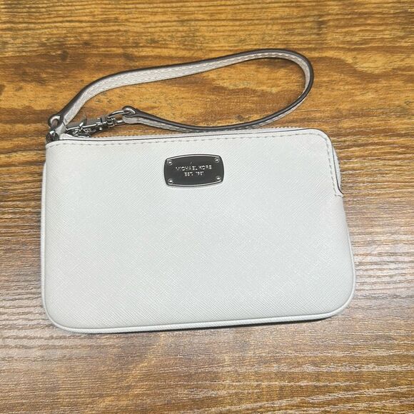 MICHAEL KORS White Leather Wristlet MK Zip Pouch Wallet - Picture 1 of 9